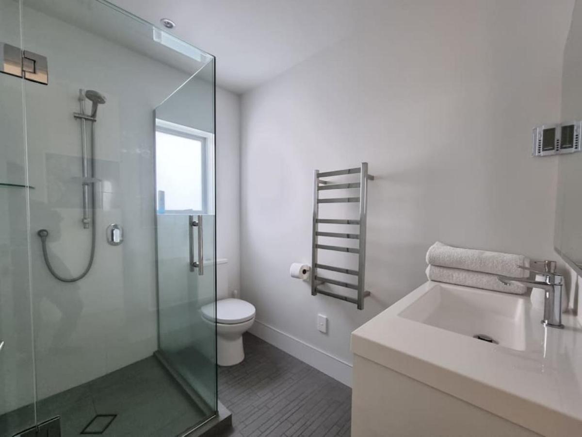 Fabulous Castor Bay 1 Bedroom With Views And Skytv 奥克兰 外观 照片