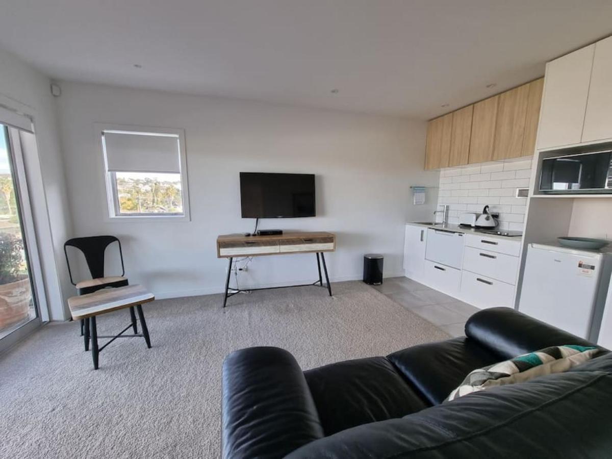 Fabulous Castor Bay 1 Bedroom With Views And Skytv 奥克兰 外观 照片
